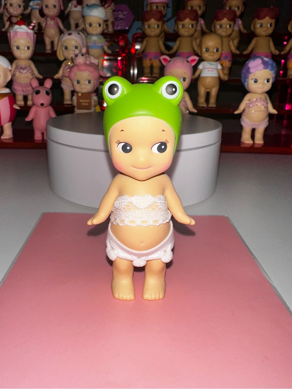 100% authentic Sonny Angel Frog in fit. Brand new